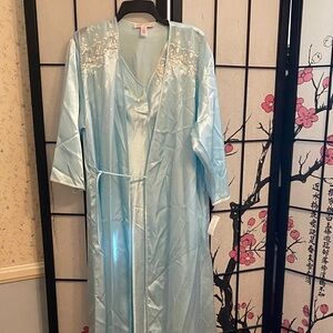 Oscar de la Renta Light Blue Satin Robe and Gown, 2 pieces